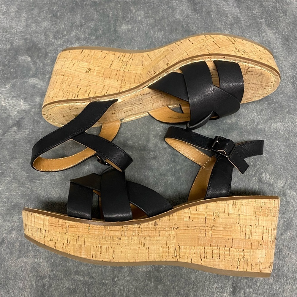 White Mountain women’s Simple sandal size‎ 9.5 - Picture 9 of 11